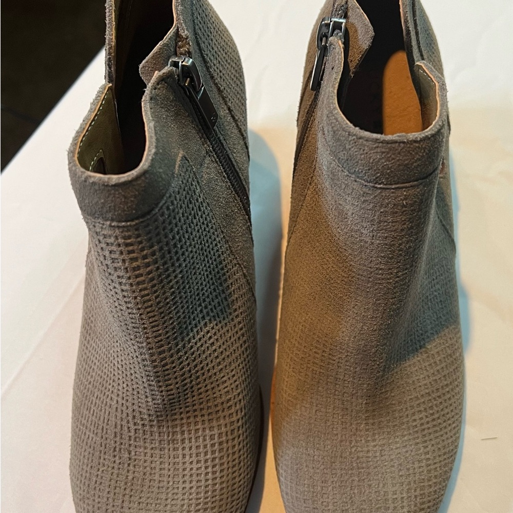 Lucky Brand Tan Ankle Boots